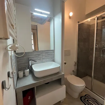 Casa Vale Parco Del Valentino * Турин